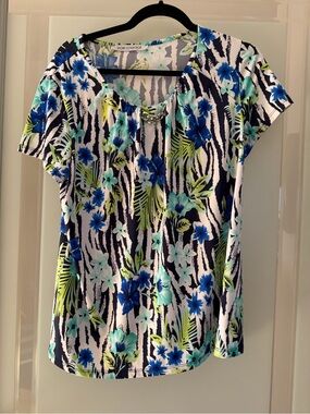 Sport Collection Navy Floral Short Sleeve Tee with Chain Accent